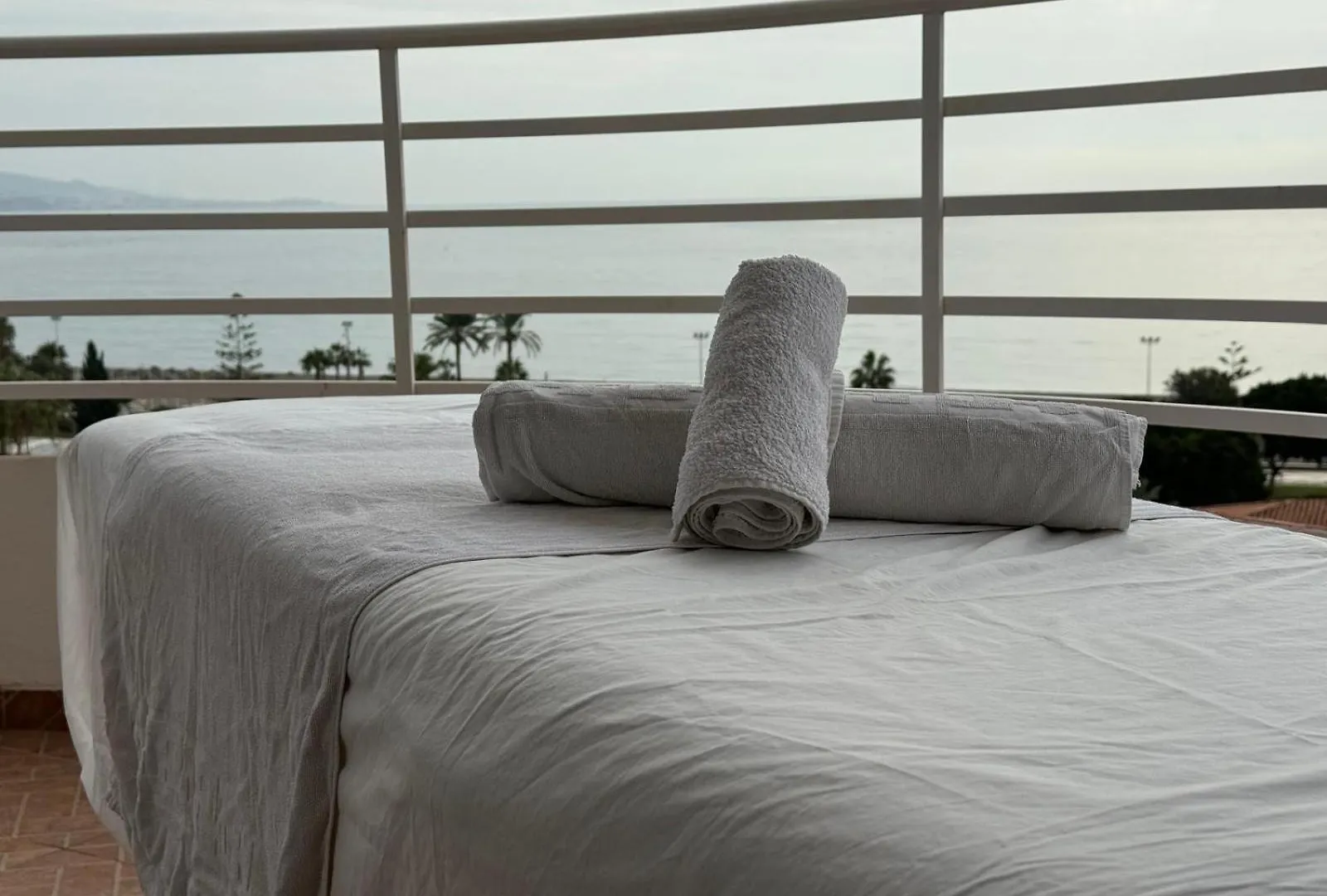 A&N Beach Front Miami Torre Del Mar 0*,  Espanha